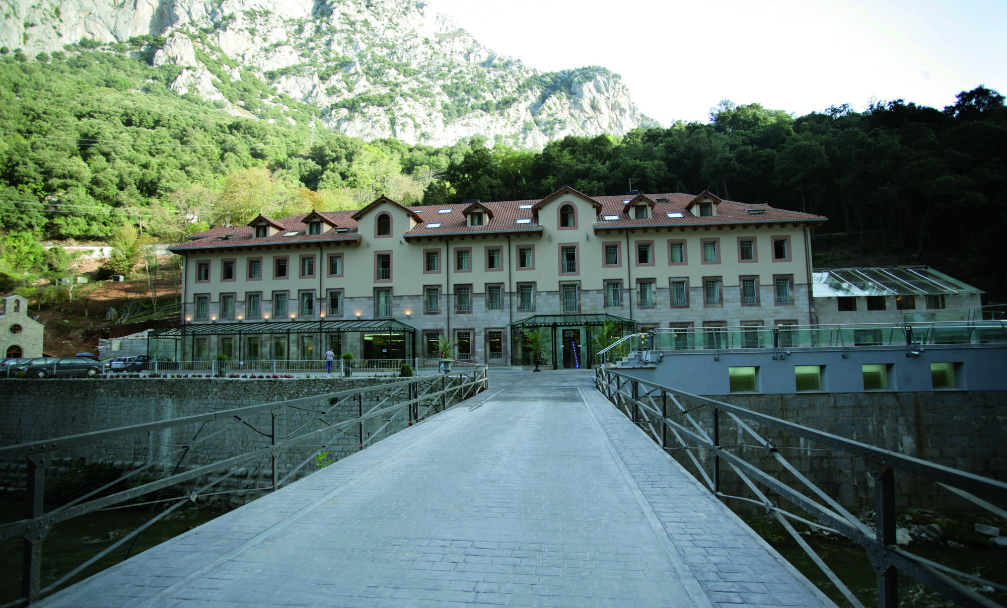 Hotel Balneario La Hermida Bagian luar foto